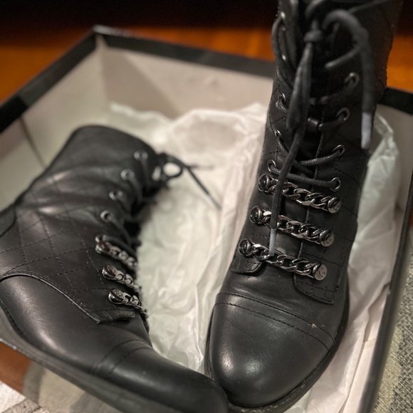 Guess - Picture 3 of 3